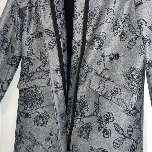 Women Gray Floral Faux Wool Coat - Picture 6 of 11